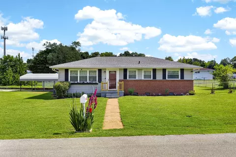 1701 Broadview Dr, Hixson, TN 37343
