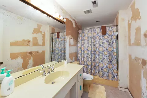 Bath - 36 Mcdaniel Dr, Jackson, TN 38305 photo 1 of 1