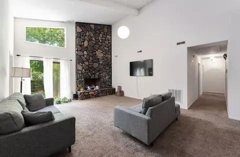 Living - 36 Mcdaniel Dr, Jackson, TN 38305 photo 2 of 3