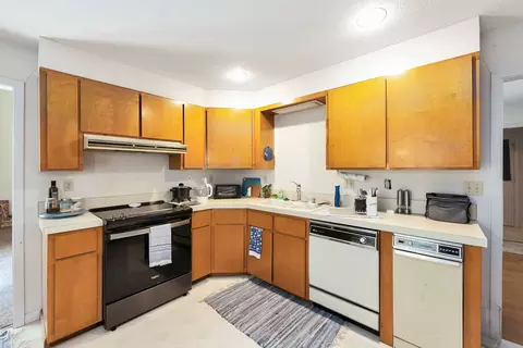 Kitchen - 36 Mcdaniel Dr, Jackson, TN 38305 photo 2 of 4