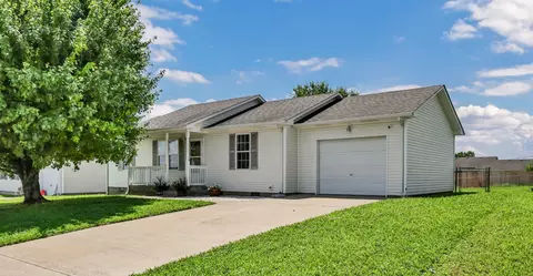809 Stableford Rd, Oak Grove, KY 42262