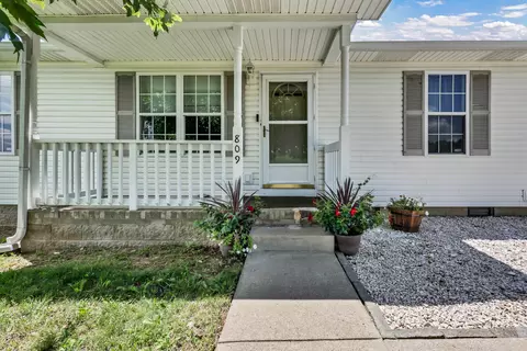809 Stableford Rd, Oak Grove, KY 42262
