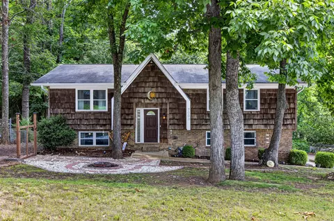 7003 Glacier Ln, Harrison, TN 37341