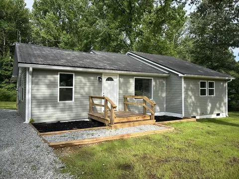 161 Post Oak Ave, Camden, TN 38320