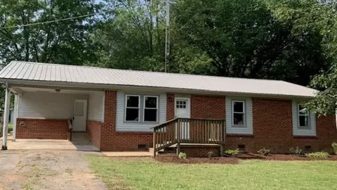 225 Smith St, Puryear, TN 38251