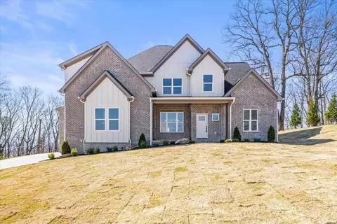 7833 Stonehenge Dr, Chattanooga, TN 37421