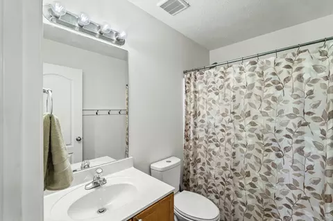 Bath - 1504 Callender Rd, Spring Hill, TN 37174 photo 2 of 2