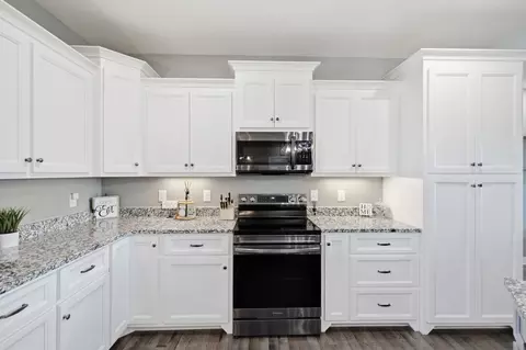 Kitchen - 12 Mcfall Rd, Ethridge, TN 38456 photo 3 of 4