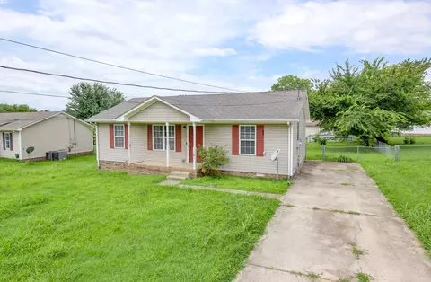 1006 Bush Ave, Oak Grove, KY 42262
