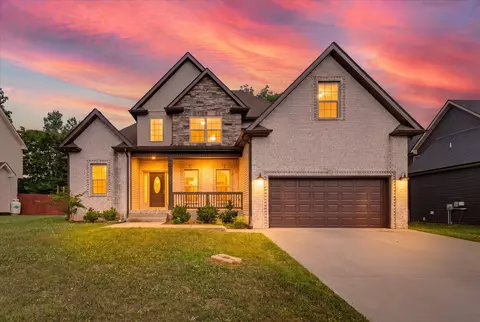 404 Glenstone Springs Dr, Clarksville, TN 37043