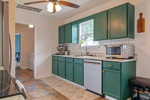 Kitchen - 3706 Maple Ln, Murfreesboro, TN 37129 photo 2 of 4