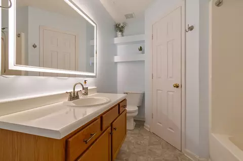 Bath - 3706 Maple Ln, Murfreesboro, TN 37129 photo 3 of 3