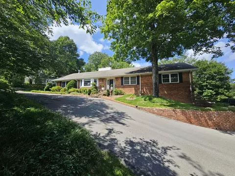 110 Whiteside St, Lookout Mountain, TN 37350