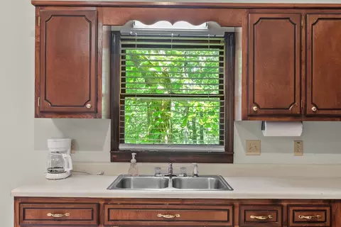 Kitchen - 238 Eagle View Dr, Dover, TN 37058 photo 3 of 4