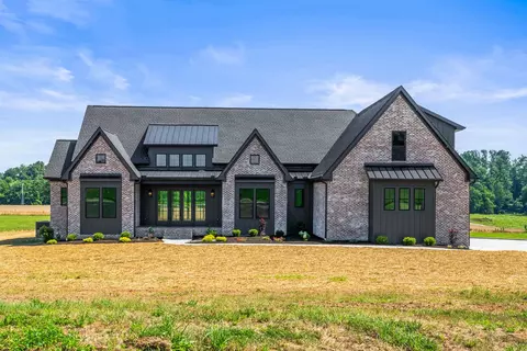 293 Aplin Branch Rd, Cottontown, TN 37048