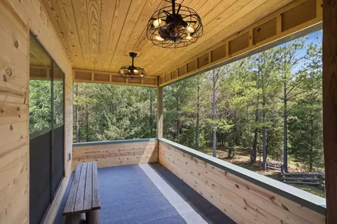1405 Trace Creek Rd, Hohenwald, TN 38462
