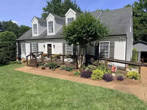 2816 Maple Cir, Thompsons Station, TN 37179