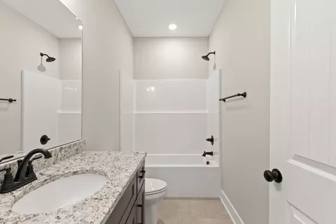 Bath - 5638 Borthick Rd, Springfield, TN 37172 photo 3 of 4
