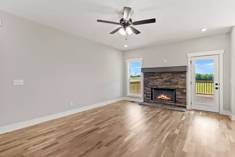 Living - 5638 Borthick Rd, Springfield, TN 37172 photo 2 of 4