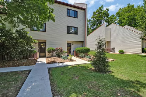 48 Wilshire Heights Dr, Crossville, TN 38558