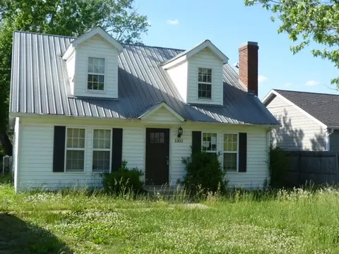 1303 E Lincoln St, Tullahoma, TN 37388