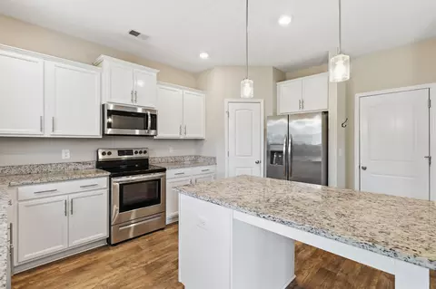 Kitchen - 2255 Viking Ct, Murfreesboro, TN 37127 photo 5 of 5