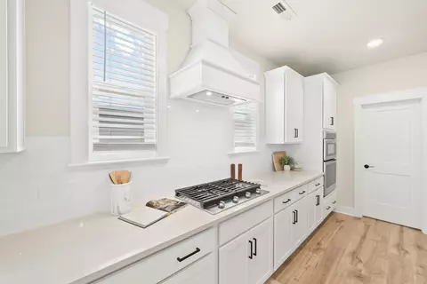 Kitchen - 4043 John Marsh Rd, Spring Hill, TN 37174 photo 2 of 4