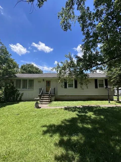 229 S Valley Rd S, Hendersonville, TN 37075