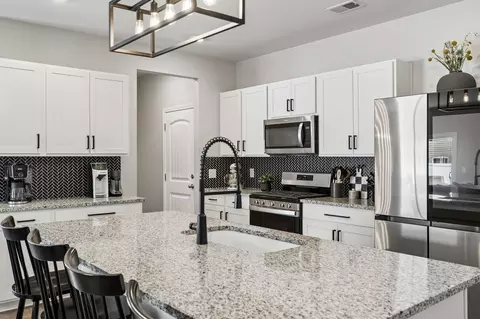 4096 Crossing Way, White House, TN 37188