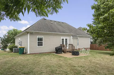 Exterior - 1024 Persimmon Dr, Spring Hill, TN 37174 photo 8 of 11