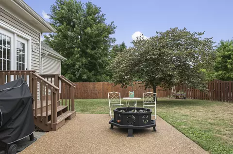 Exterior - 1024 Persimmon Dr, Spring Hill, TN 37174 photo 9 of 11