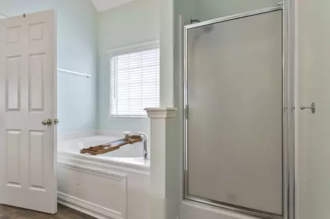 Bath - 1024 Persimmon Dr, Spring Hill, TN 37174 photo 4 of 5