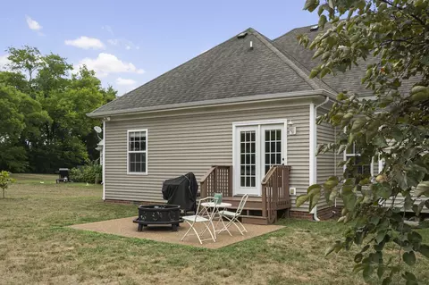 Exterior - 1024 Persimmon Dr, Spring Hill, TN 37174 photo 7 of 11