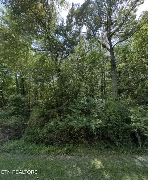 6310 Osage Rd, Crossville, TN 38572