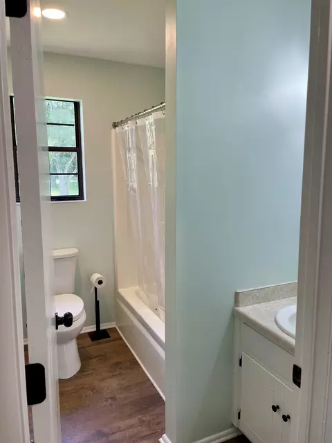 Bath - 3441 Emery Ct, Murfreesboro, TN 37130 photo 1 of 2