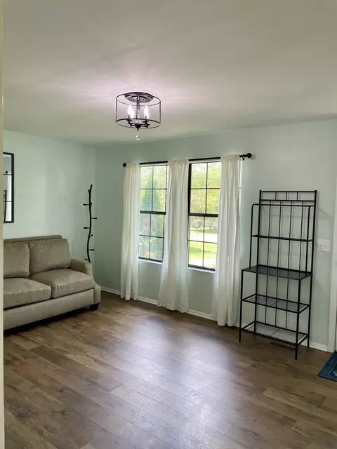 Living - 3441 Emery Ct, Murfreesboro, TN 37130 photo 2 of 2