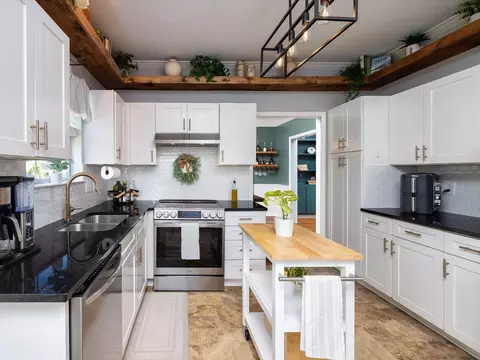 Kitchen - 620 Independence Dr E, Franklin, TN 37067 photo 4 of 7