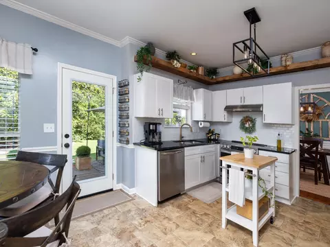 Kitchen - 620 Independence Dr E, Franklin, TN 37067 photo 6 of 7
