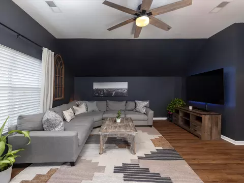 Living - 620 Independence Dr E, Franklin, TN 37067 photo 6 of 6