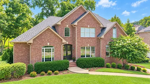 127 Country Hills Dr, Hendersonville, TN 37075