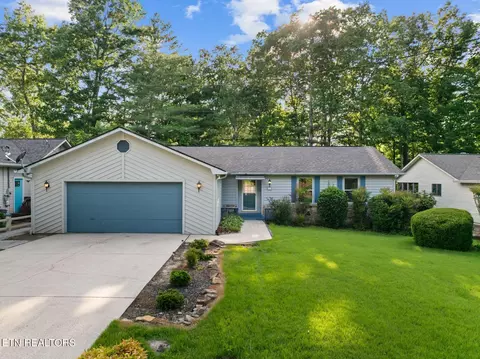 16 Trafalgar Ln, Crossville, TN 38558