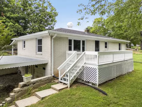 131 Bold Springs Rd, Mcewen, TN 37101