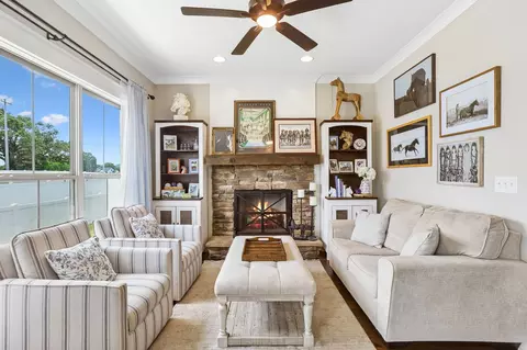Living - 2729 Carousel Dr, Murfreesboro, TN 37128 photo 1 of 2