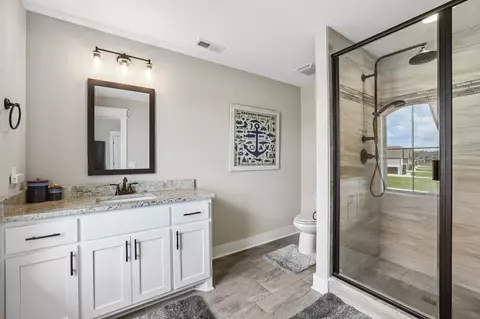 Bath - 2729 Carousel Dr, Murfreesboro, TN 37128 photo 7 of 8