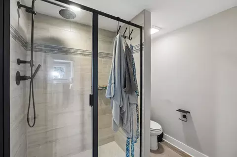 Bath - 2729 Carousel Dr, Murfreesboro, TN 37128 photo 6 of 8