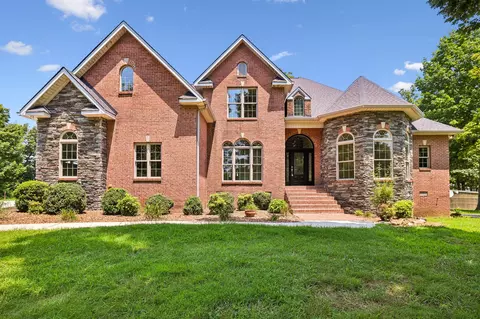 231 Point Dr, Belvidere, TN 37306