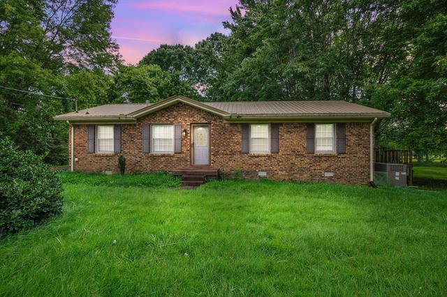 100 Kennel Rd, Dickson, TN 37055