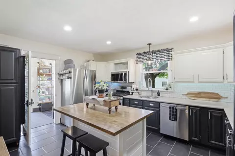 Kitchen - 8157 Highway 49 E, Springfield, TN 37172 photo 1 of 3