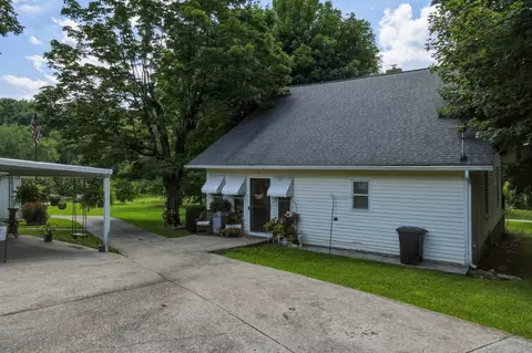 Exterior - 8157 Highway 49 E, Springfield, TN 37172 photo 5 of 16