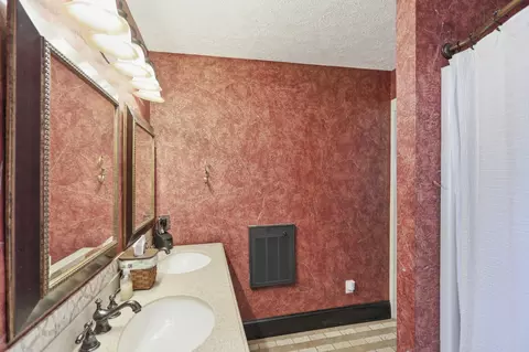 Bath - 8157 Highway 49 E, Springfield, TN 37172 photo 1 of 2
